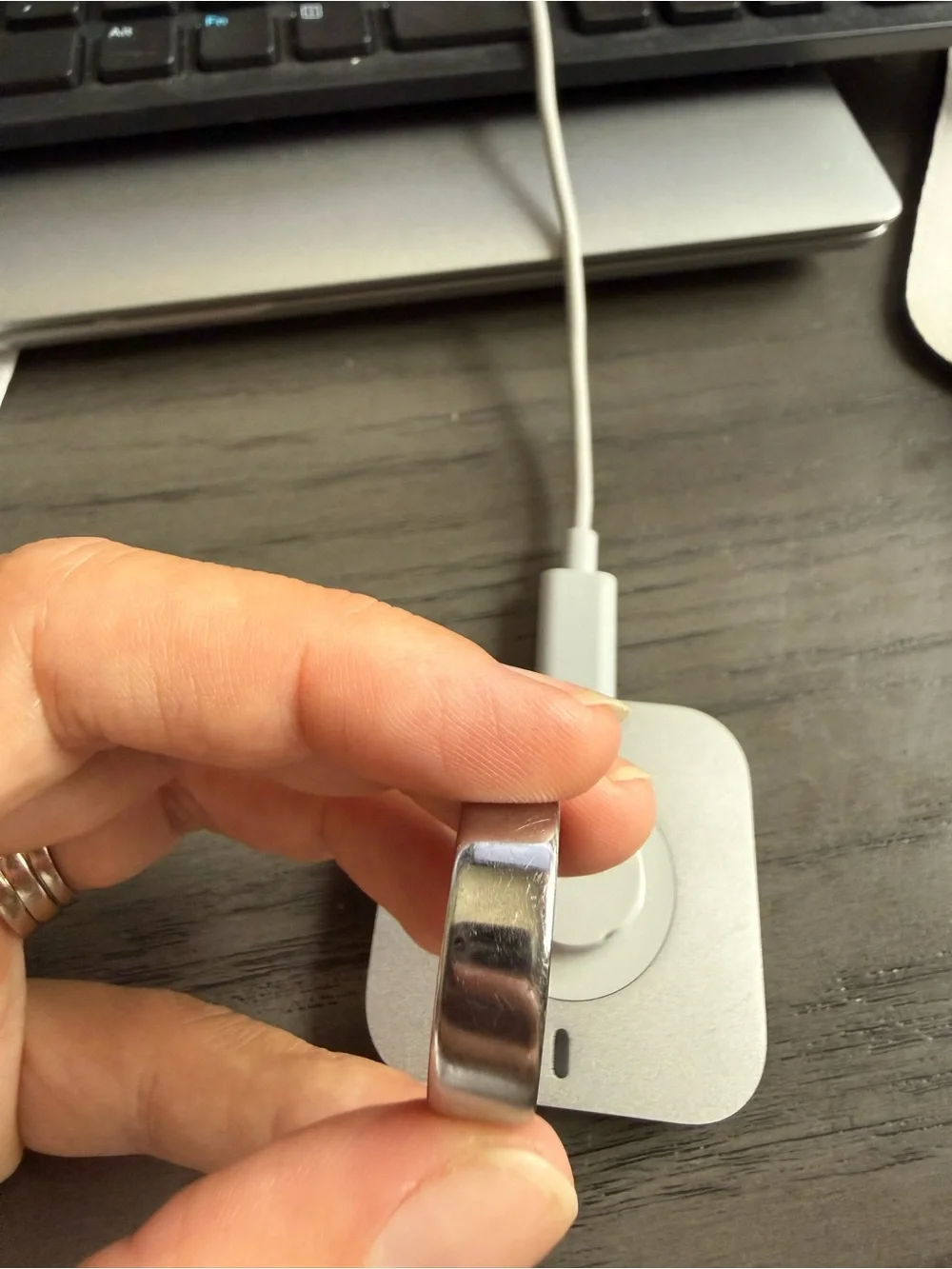 Oura Silver White Charging Dock